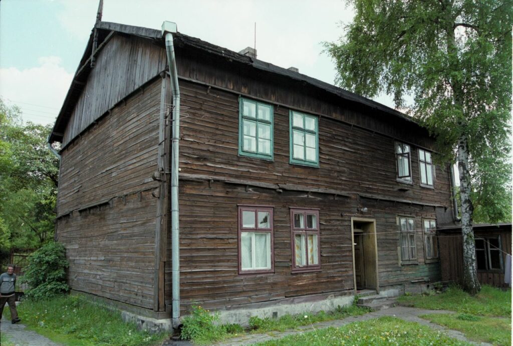 House moved from Mazowiecka 61