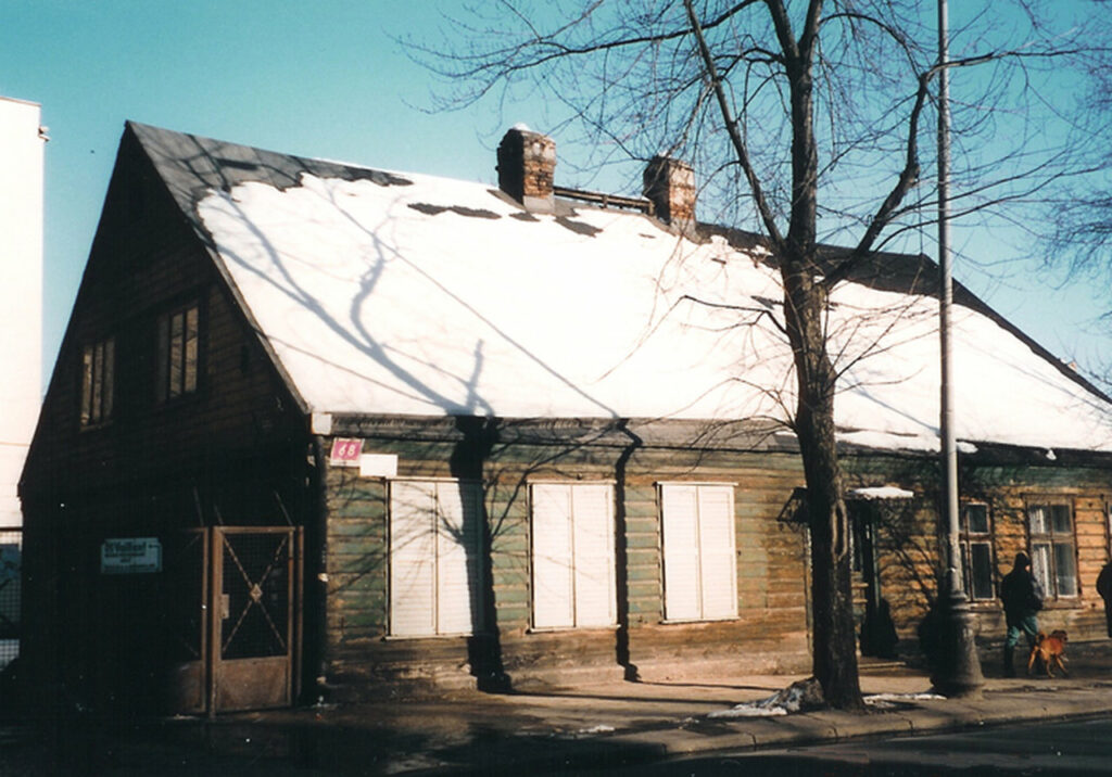 House moved from Żeromskiego 68