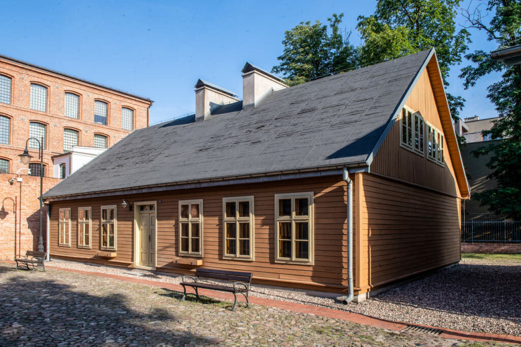 House moved from Wólczańska 68